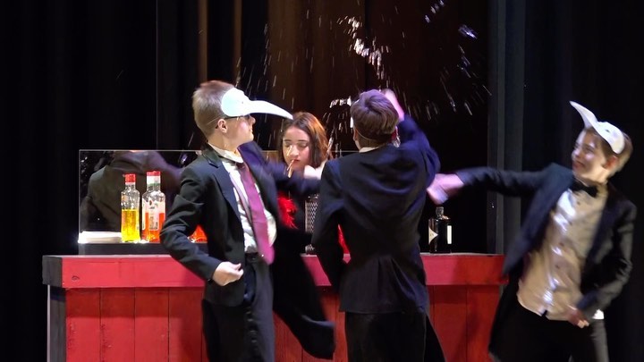 Wat is ACT? Nou.. dit! Vorig jaar speelden we Koning van Katoren, luister en kijk naar het openingsnummer ‘Groter Dan Ik’ met fragmenten uit de voorstelling! Wil je dit ook? Dit weekend is je LAATSTE KANS om in te schrijven voor de auditie! #actkatoren #vergeetjenietinteschrijven #laatstekans #ditwiljeook #konlangnietiedereentaggenoeps @catie_bernoski @badaebrahim @vincentvandenbos @kubakubaja @danivannoort @yvesrikmenspoel @alanulas @quin @grae_um #ennogveleanderen